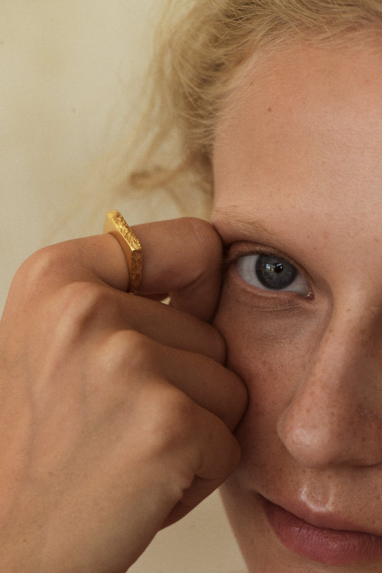 Umbra Ring
