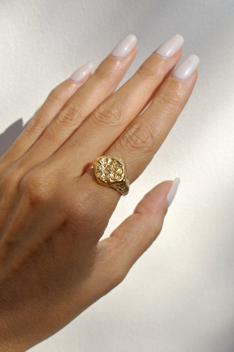 Amelia Ring