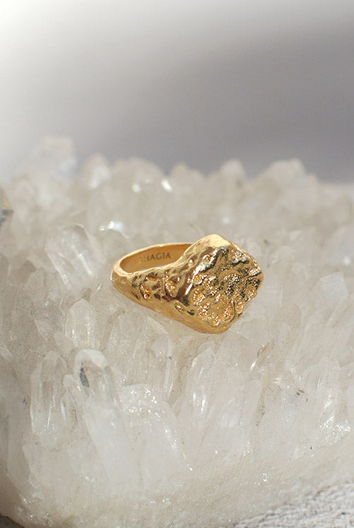 Amelia Ring