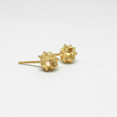 Gama Studs