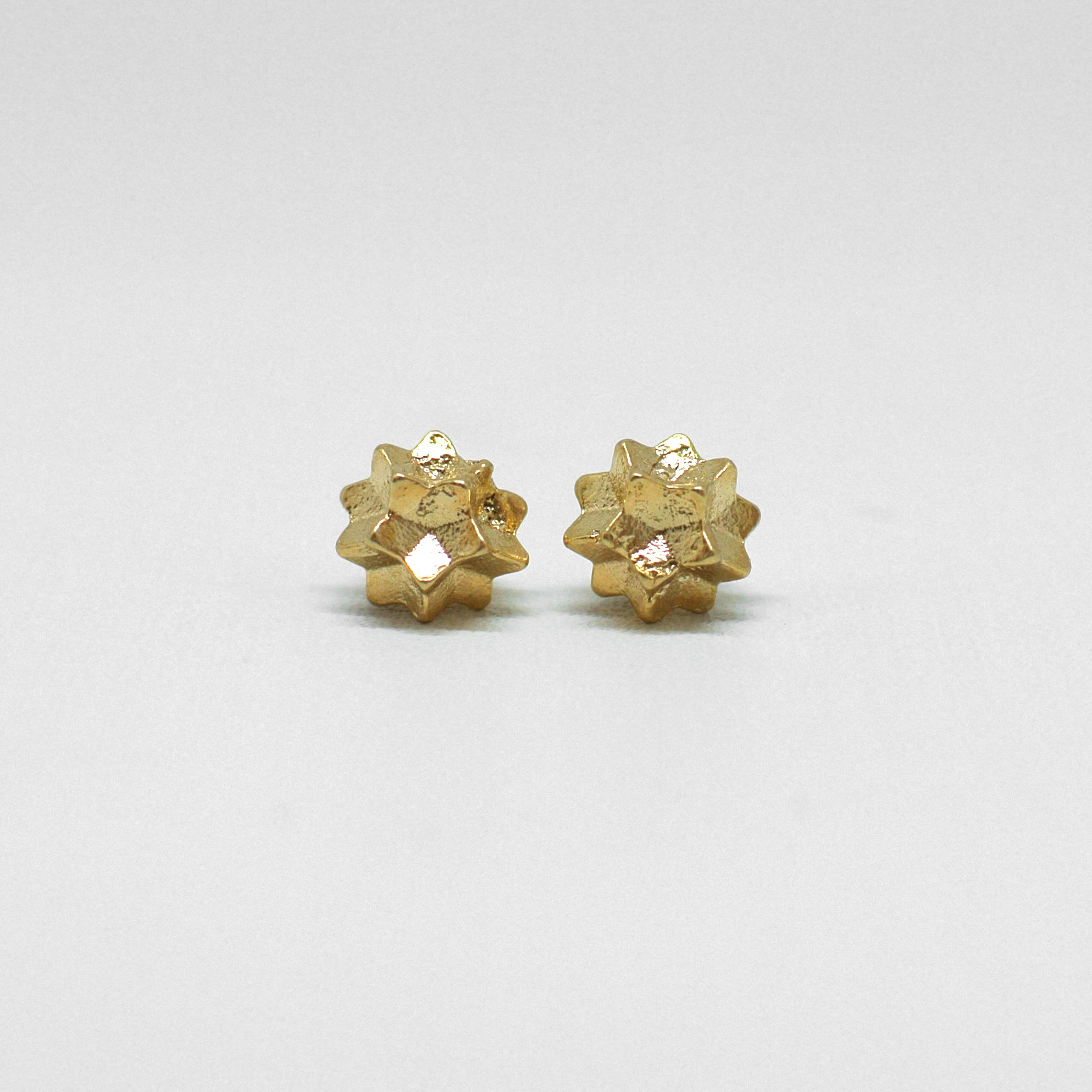 Gama Studs